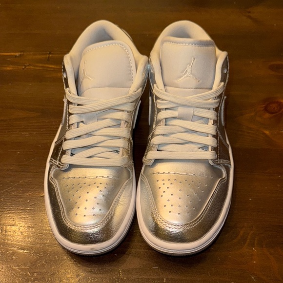 Nike Jordan 1 Low W6 Metallic Silver Sneakers - Picture 2 of 5